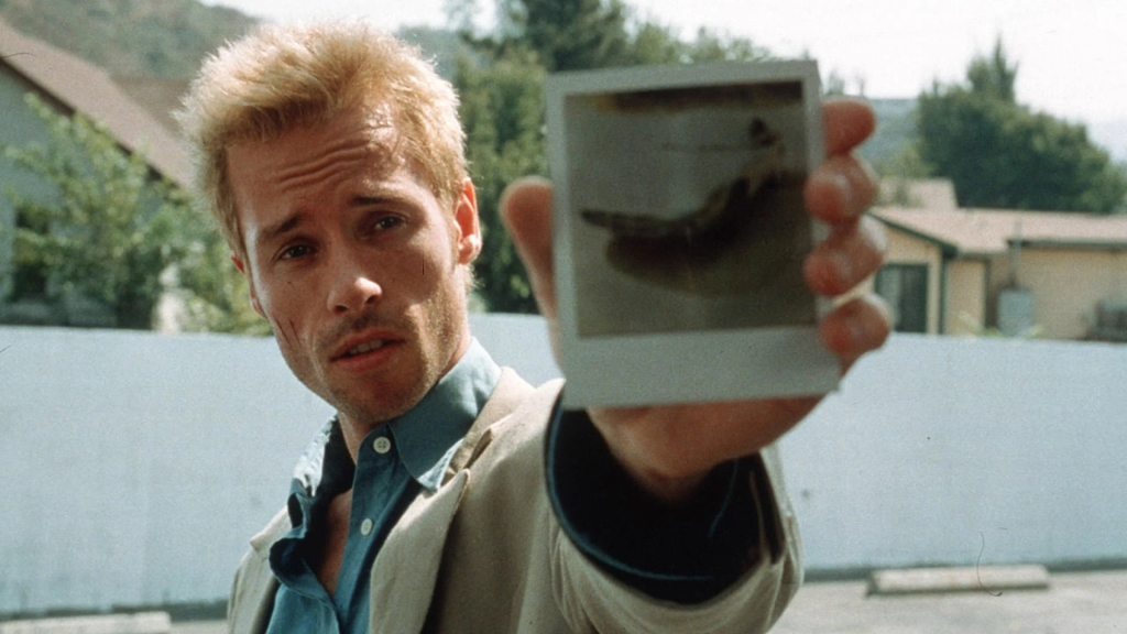 Guy Pearce in Memento (2000)