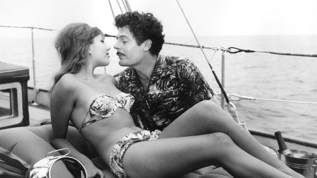 Marcello seduces his cousin in Divorce Italian Style